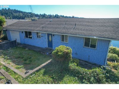 314 E St, House other with 3 bedrooms, 3 bathrooms and 2 parking in CoosBay OR | Image 2