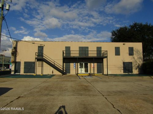 132 W Saint Peter Street, New Iberia, LA, 70560 | Card Image