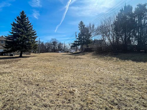 1921 E Bolivar Ave, Saint Francis, WI, 53235-5315 | Card Image