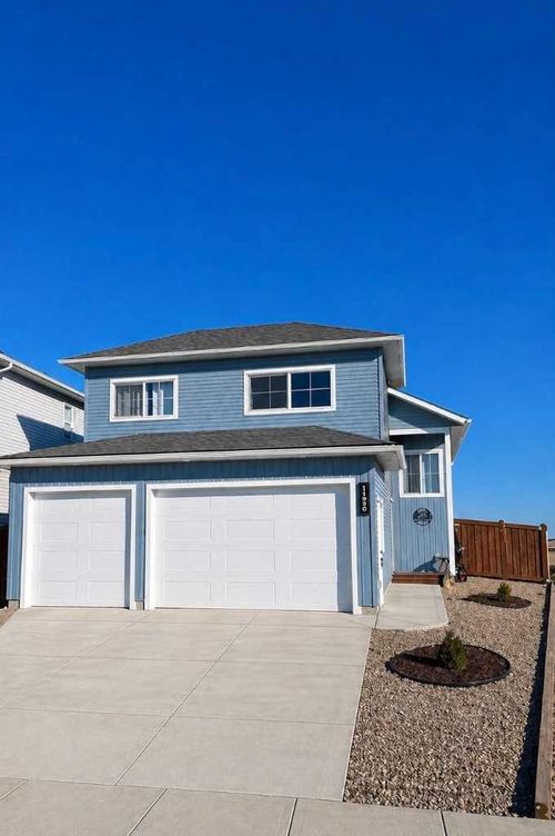 11910 81 Ave, Grande Prairie, AB, T8W0M7 | Card Image