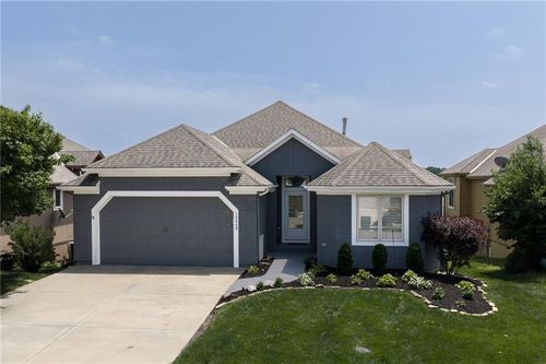 12449 Meadow Ln, Kansas City, KS, 66109-1411 | Card Image