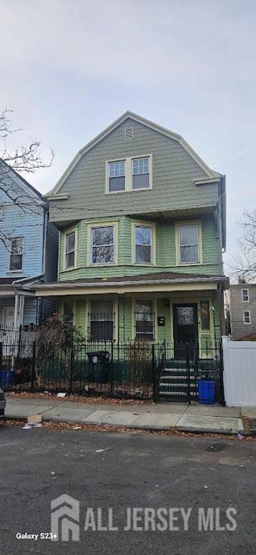212 3rd St, Newark, NJ, 07107-2211 | Card Image