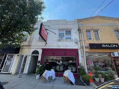 555 Anderson Ave, Cliffside Park, NJ, 07010-1722 | Card Image