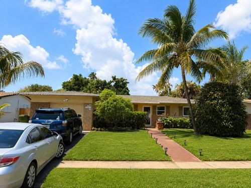8291 17th Ct, Pembroke Pines, FL, 33024-3501 | Card Image
