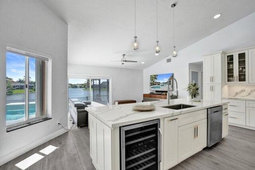 10248 Sw 12th St, Pembroke Pines, FL, 33025-4701 | Card Image