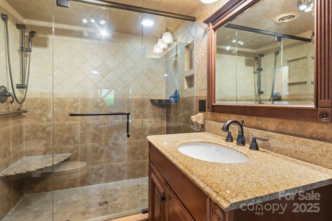 188 Echo Dr, House other with 3 bedrooms, 3 bathrooms and null parking in Laurel Park NC | Image 30