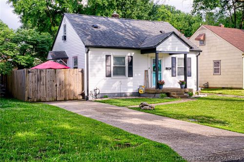 16 Mann Ct, New Albany, IN, 47150-3866 | Card Image