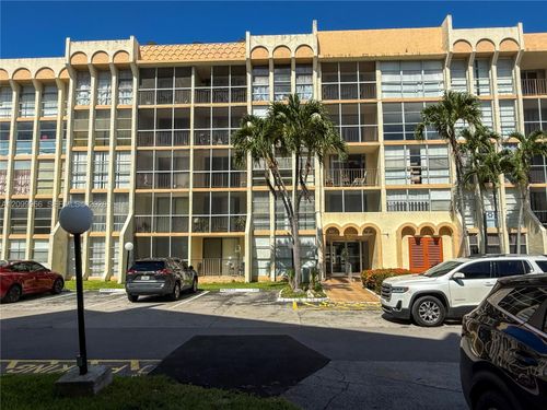 117-601 Three Islands Blvd, Hallandale Beach, FL, 33009-2830 | Card Image