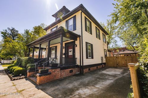 615 New St, New Bern, NC, 28560-4821 | Card Image