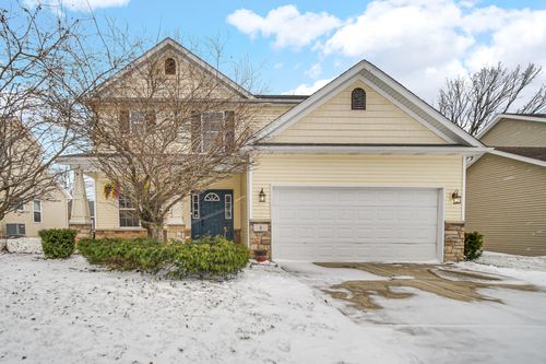 8 W Shakespeare Dr, Valparaiso, IN, 46385-7979 | Card Image