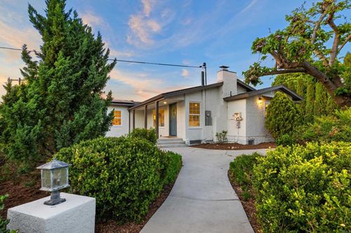 1510 Melrose Way, Vista, CA, 92081-6302 | Card Image