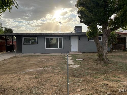 714 Greenwood Dr, Bakersfield, CA, 93306-5926 | Card Image