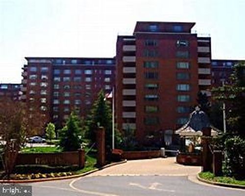 537-1111 Arlington Blvd, ARLINGTON, VA, 22209-3220 | Card Image