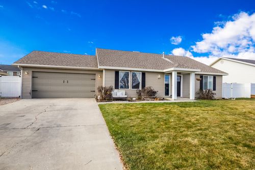 557 N 2400 W, Vernal, UT, 84078-8246 | Card Image