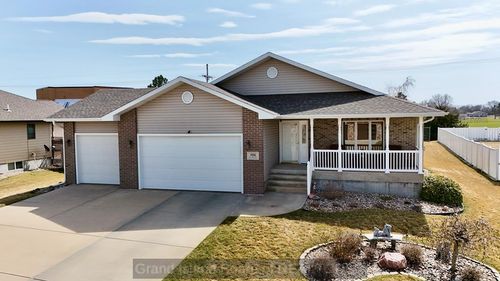 4061 Northview Dr, Grand Island, NE, 68803 | Card Image