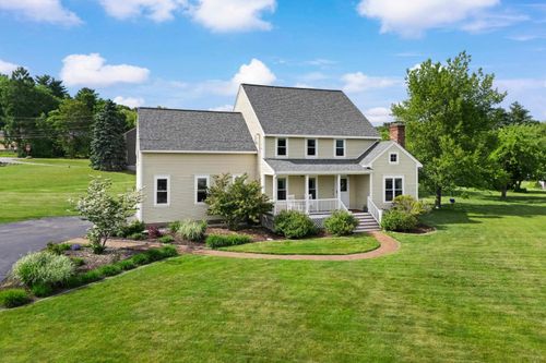 1 Bartlett Rd, Stratham, NH, 03885-2465 | Card Image