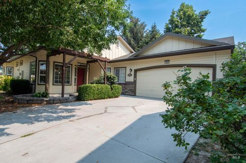 9222 W Cascade, Boise, ID, 83704 | Card Image