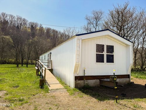 2094 Indian Creek Rd, Thorn Hill, TN, 37881-3837 | Card Image