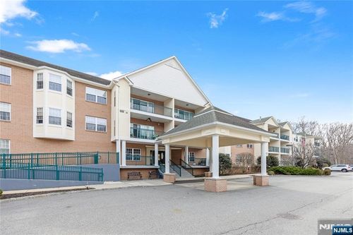 401 Dercole, Norwood, NJ, 07642 | Card Image