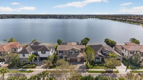 8520 Watercrest Cir W, Parkland, FL, 33076-2681 | Card Image