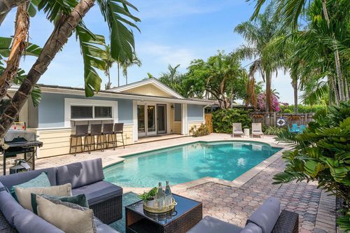 2751 Ne 18th St, Pompano Beach, FL, 33062-3037 | Card Image