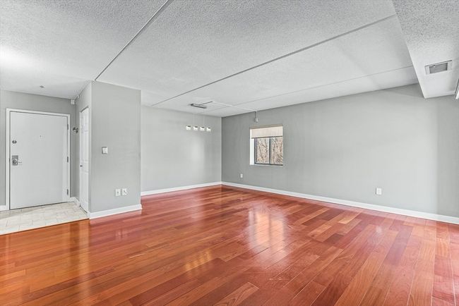 APT-28A - 159 Main St, Condo with 2 bedrooms, 2 bathrooms and 1 parking in Stoneham MA | Image 4