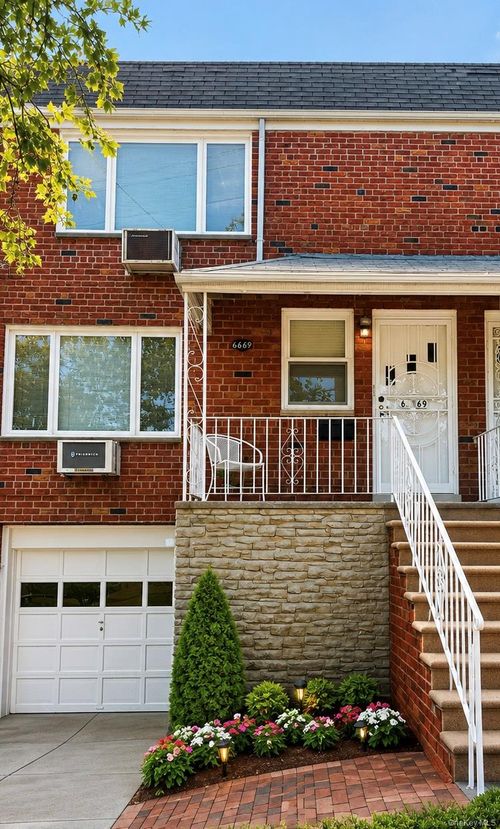 6669 73rd Pl, Middle Village, NY, 11379-2227 | Card Image