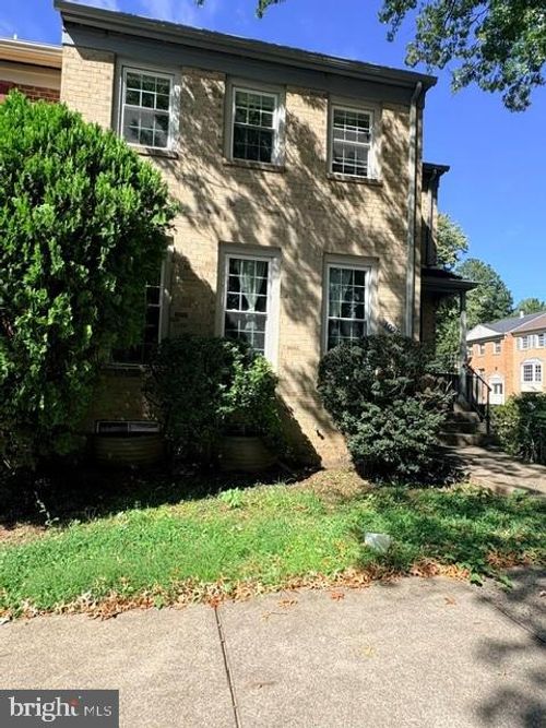 10252 Friendship Ct, FAIRFAX, VA, 22032-3515 | Card Image