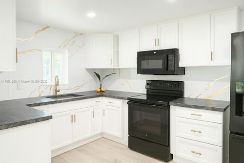 6317 Cleveland St, Hollywood, FL, 33024-5915 | Card Image