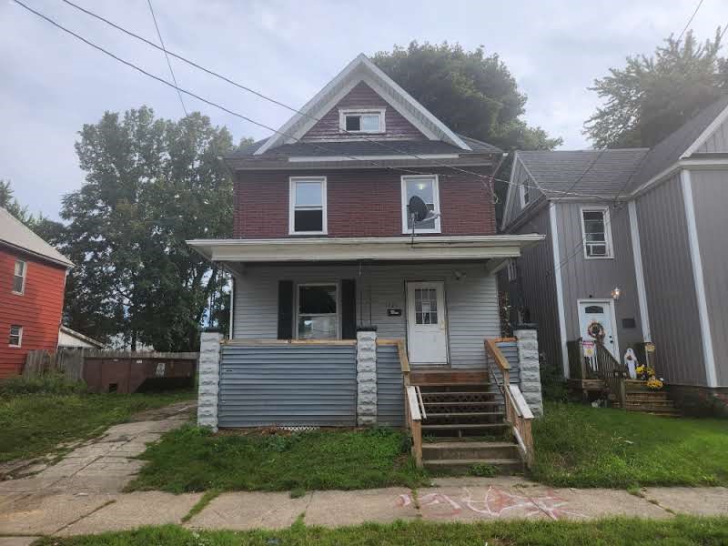 11th St, Erie, PA 16502