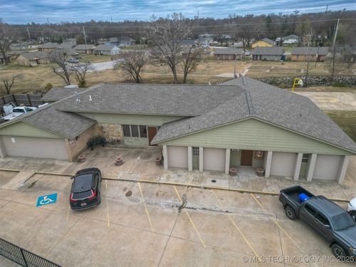 4012 W 56th Pl, Tulsa, OK, 74107-9532 | Card Image