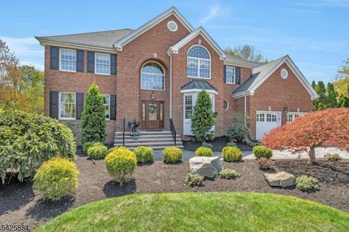 15 Fieldstone Ct, East Hanover, NJ, 07936-3565 | Card Image