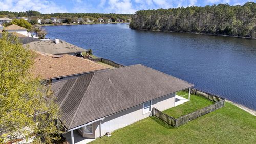 9326 Prosperity Lake Dr, Jacksonville, FL, 32244-8430 | Card Image