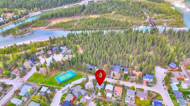 1001 9 Avenue, House other with 4 bedrooms, 2 bathrooms and 4 parking in Canmore AB | Image 37