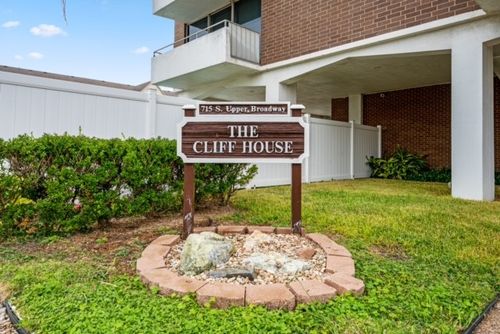 apt-501-715 Upper Broadway St, Corpus Christi, TX, 78401-3534 | Card Image