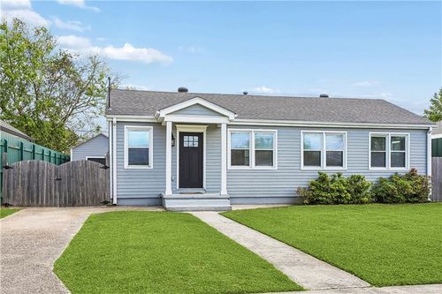 17 Old Hickory St, Chalmette, LA, 70043-4622 | Card Image