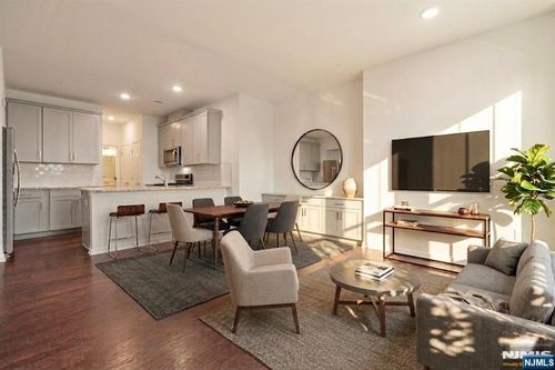 70 Leahy Dr, Wood Ridge, NJ, 07075-2443 | Card Image