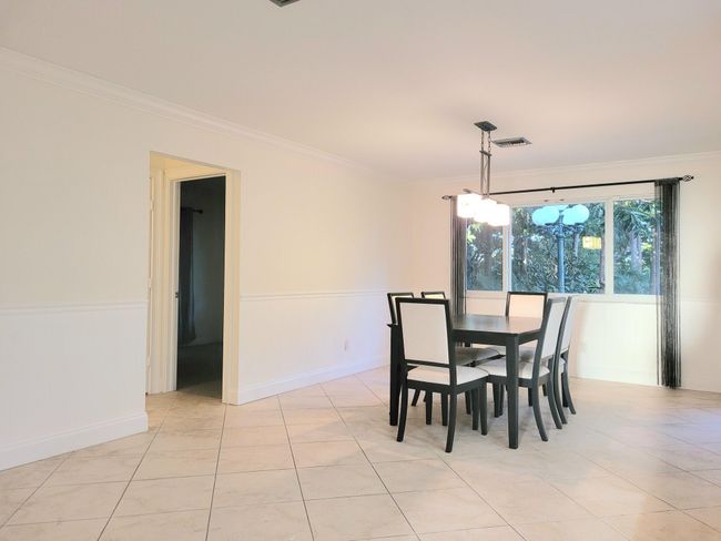 2913 Se Darien Rd, House other with 3 bedrooms, 2 bathrooms and null parking in Port St Lucie FL | Image 9