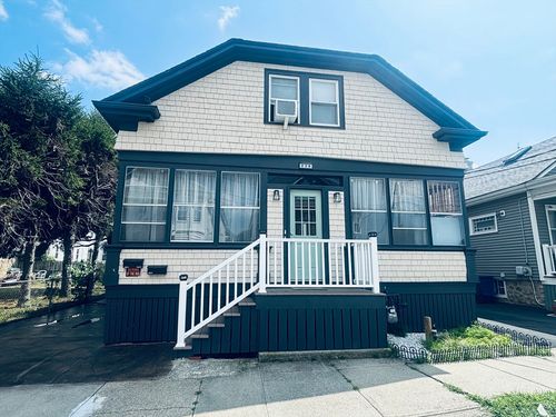 238 Harwich St, New Bedford, MA, 02745-5817 | Card Image