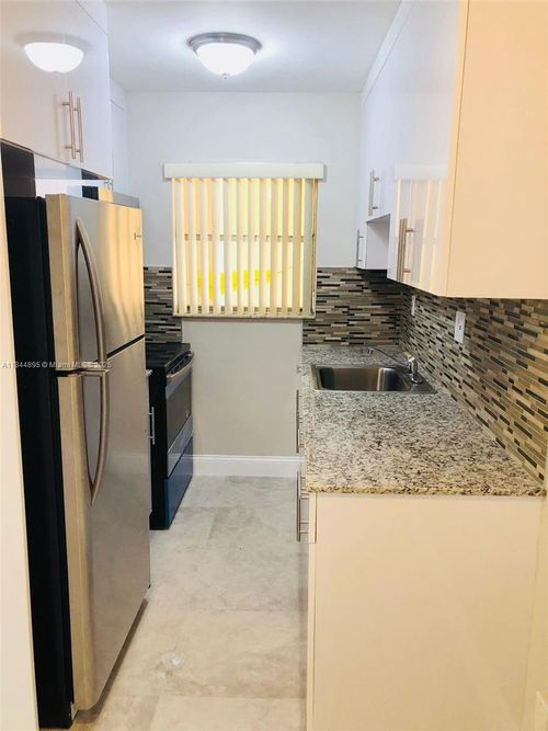 apt-24-2615 Polk St, Hollywood, FL, 33020-4843 | Card Image