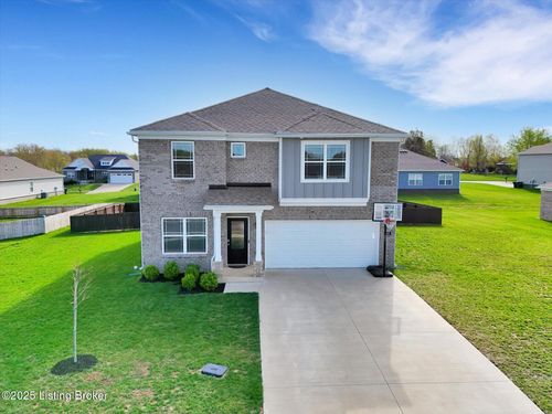 109 Kentucky Oaks Trl, Elizabethtown, KY, 42701-4483 | Card Image