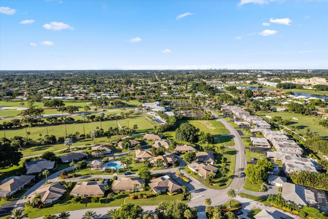 102 Villa Cir, Condo with 2 bedrooms, 2 bathrooms and null parking in Atlantis FL | Image 32