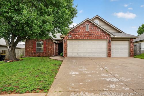 10333 E 113th St S, Bixby, OK, 74008-3225 | Card Image
