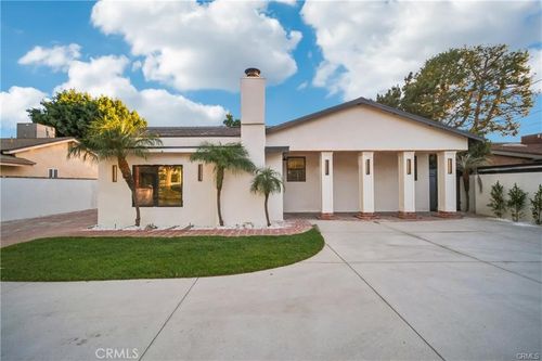 13010 Aetna St, Valley Glen, CA, 91401-3203 | Card Image