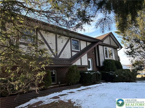 4 Kensington Cir, NORTHAMPTON, PA, 18067-9449 | Card Image