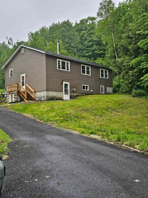 2817 Huntington Rd, Richmond, VT, 05477-9757 | Card Image