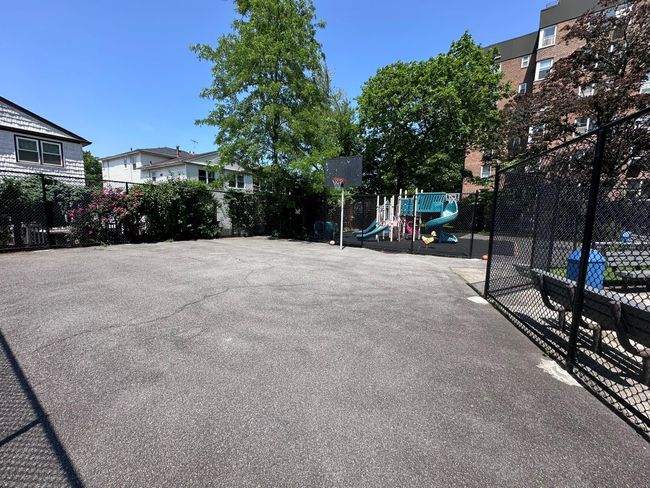 APT-2A - 209 18 Th Ave, Home with 2 bedrooms, 1 bathrooms and 1 parking in Bayside NY | Image 22