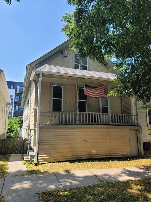 2201 S Allis Street, Milwaukee, WI, 53207 | Card Image