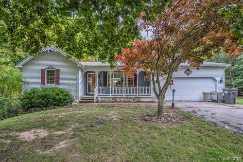 2840 Watchhill Dr, Lapeer, MI, 48446-8767 | Card Image