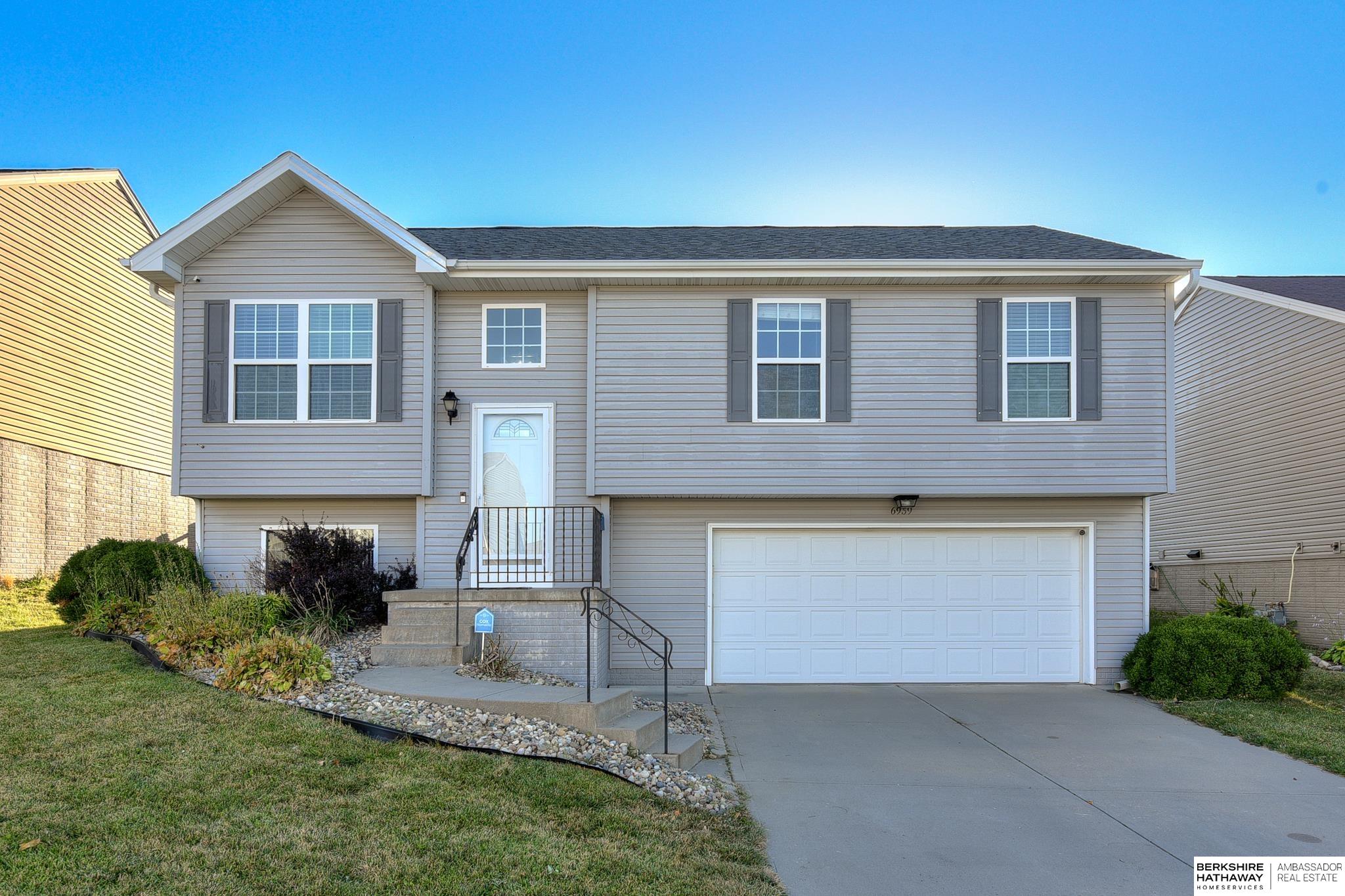 89th St, Omaha, NE 68122